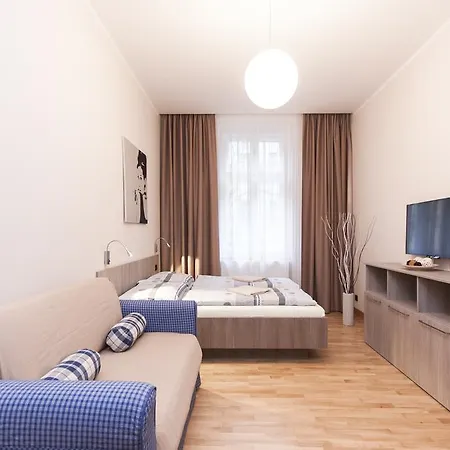 Apartment Manesova Astra *
