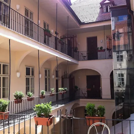 Little Town Budget Hotel Prag