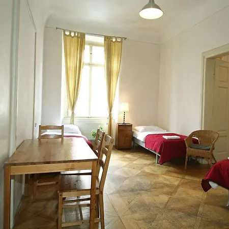 Little Town Budget Prag