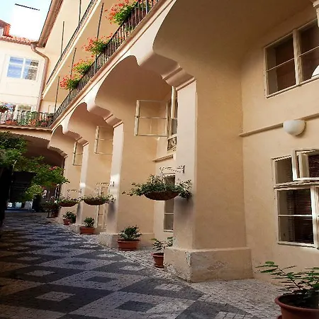 Little Town Budget Hotel 3*