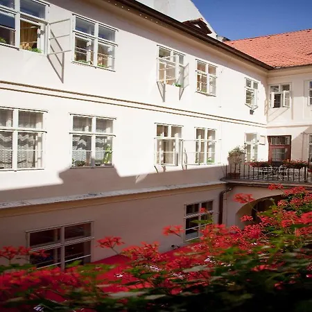 Little Town Budget Hotel 3*