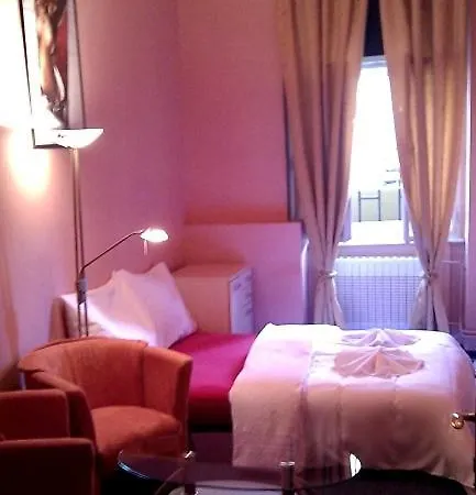 Club Praha 3* Praga