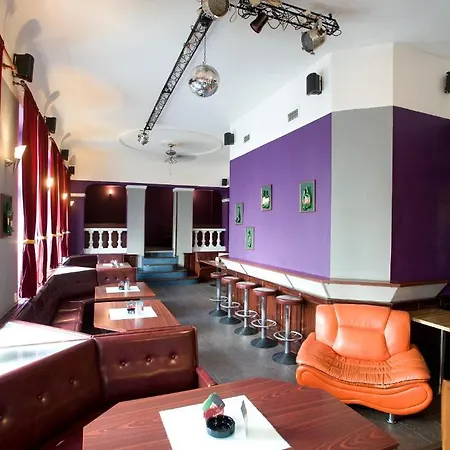 Hotel Club Praha 3*
