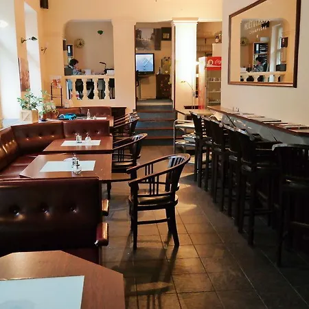 Hotel Club Praha 3*