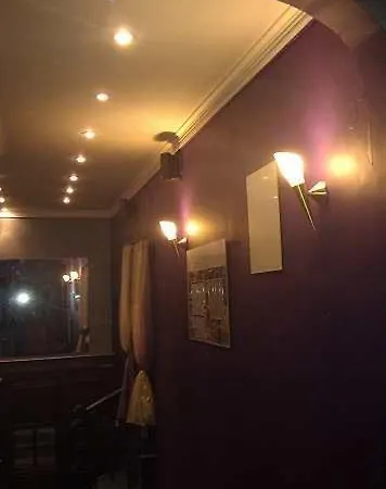 Club Praha Hotel 3*