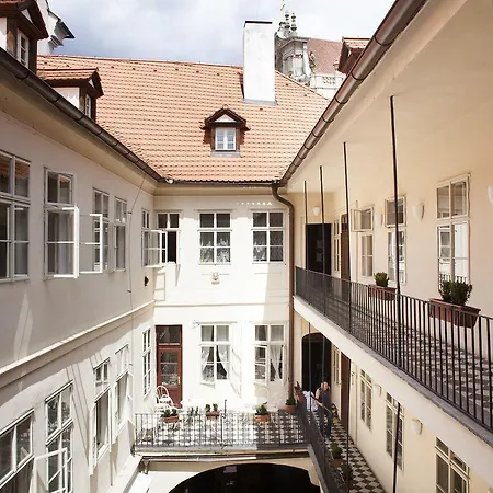 Little Town Budget 3* Prag