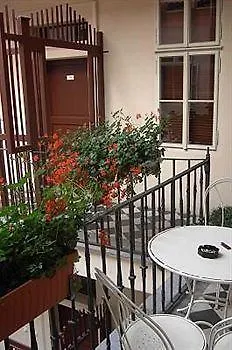 Little Town Budget Hotel 3*