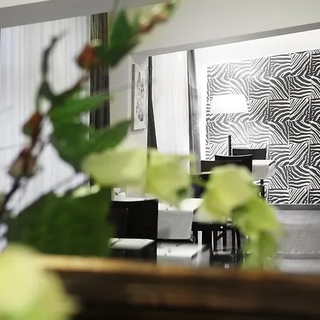 Elysee Hotel