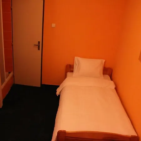 Hotel Club Praha 3*