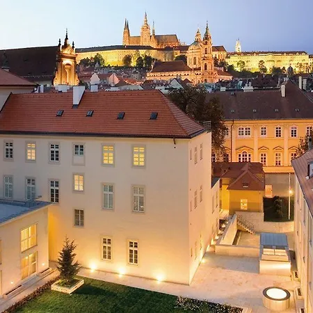 Mandarin Oriental, Hotell