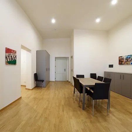 Sokolovska 91 דירה *