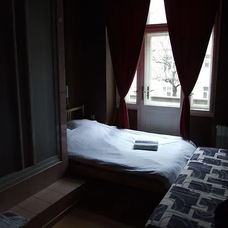 Hotel Club Praha 3*