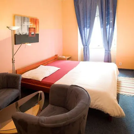 Club Praha 3* Praga
