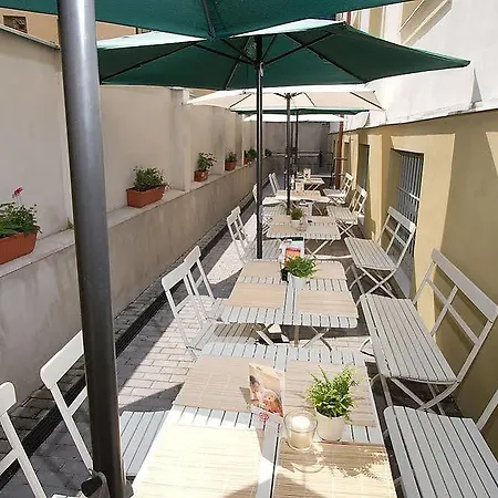 Ostruvek Hotel 3*