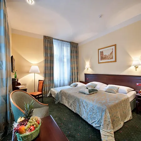 Ea Downtown Otel 4*