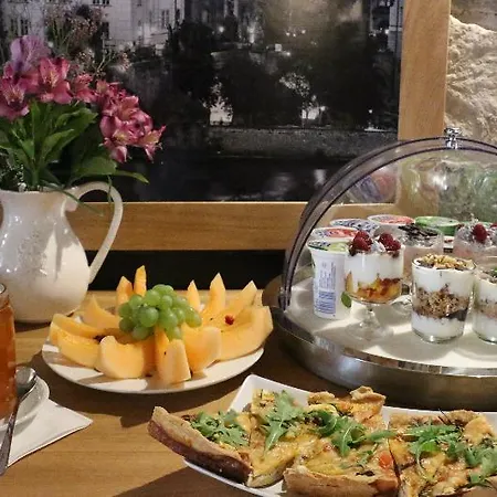 U Bílé Lilie Hotel 4*