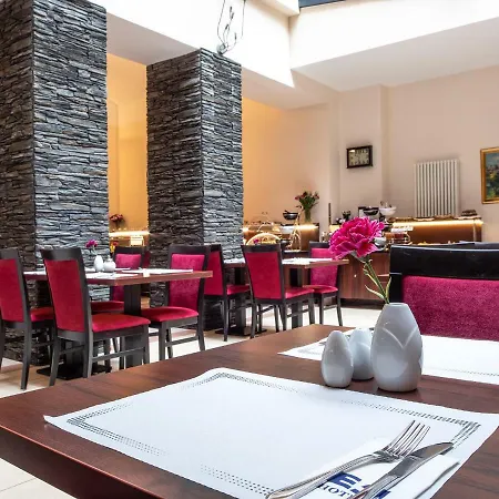 Ea Embassy Hotel 4*