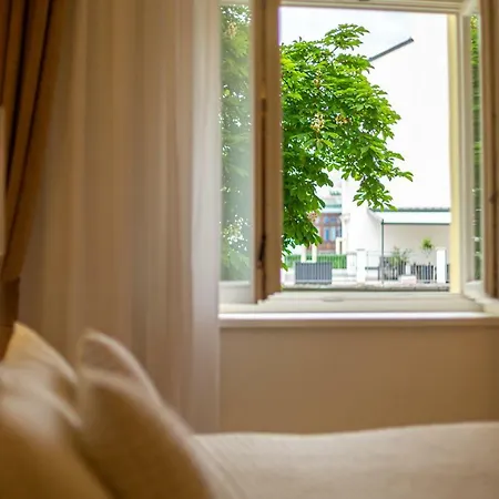 Salvator Boutique Vegan-friendly Praha
