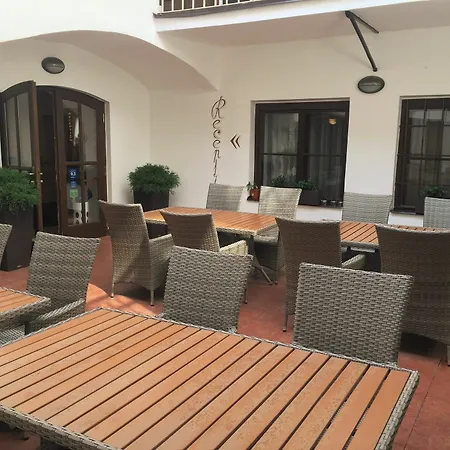 Bed & Breakfast Old House 3*