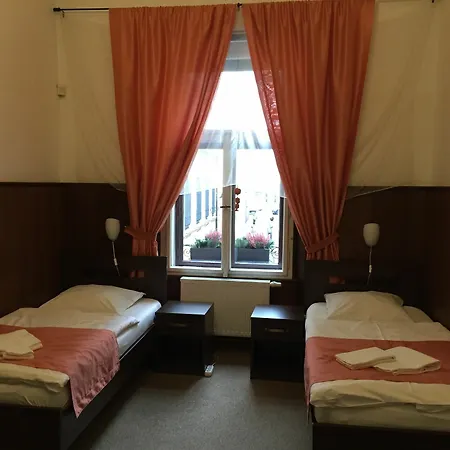 Bed & Breakfast Old House 3*