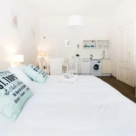 Apartment Romantic Petra - Free Parking Friday-sunday