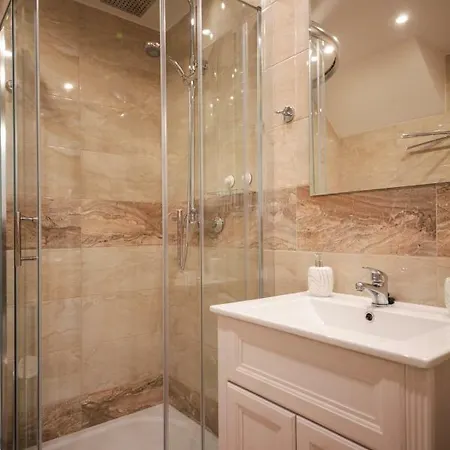 Апартаменты Family Duplex On Wenceslas Square *