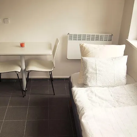 Apartment 5, 150 00 Randova 1, Ceska Republika *