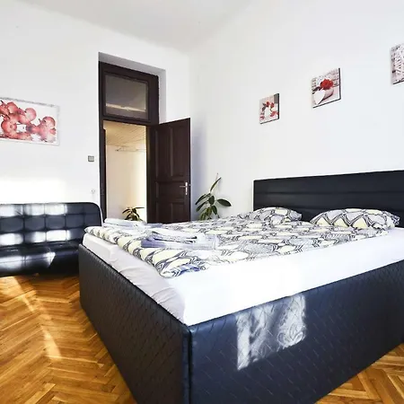 Spacious Cozy In Centre Прага