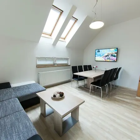 Lahovice, Apartment