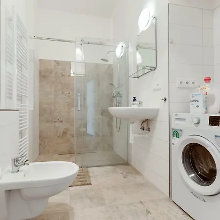 New & Cozy 3bds In Historical Center - S8 Apartment *