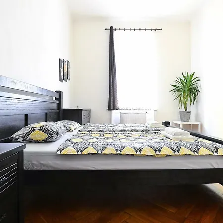 Spacious Cozy In Centre Апартаменты