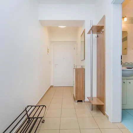 Apartment Heleny Malirove