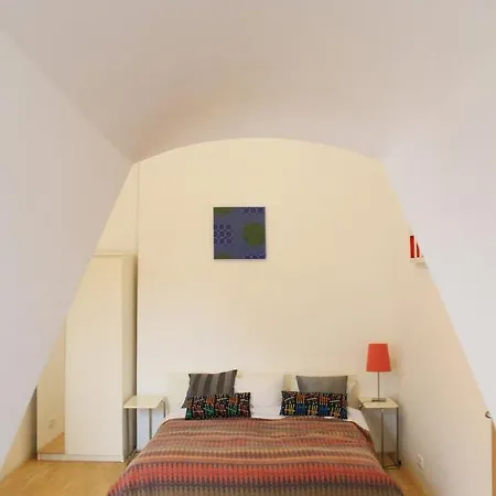 Beautiful In The City Center Apartment *