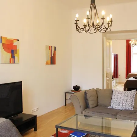 Beautiful In The City Center Apartment *