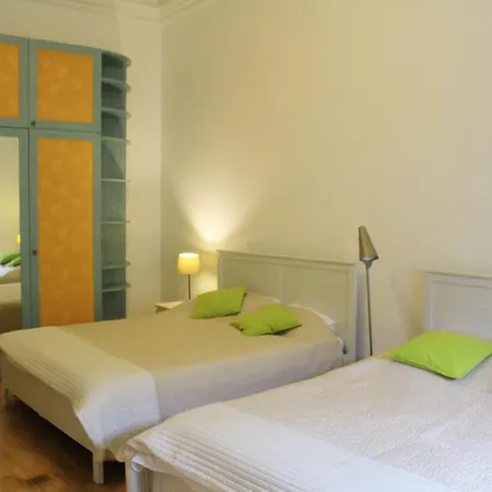 Beautiful In The City Center Apartment *