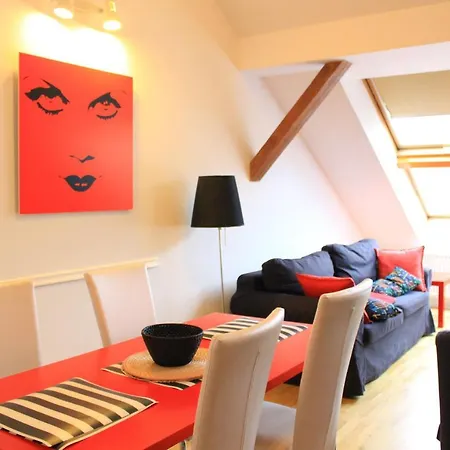 Beautiful In The City Center Apartment *