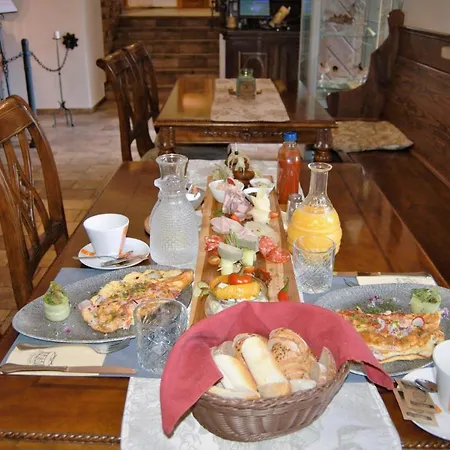 Svatojánský Dvůr Hotel 4*