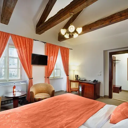 Lippert Hotel