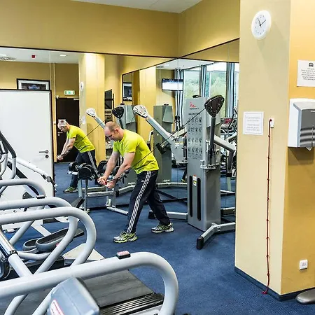 Courtyard By Marriott מלון