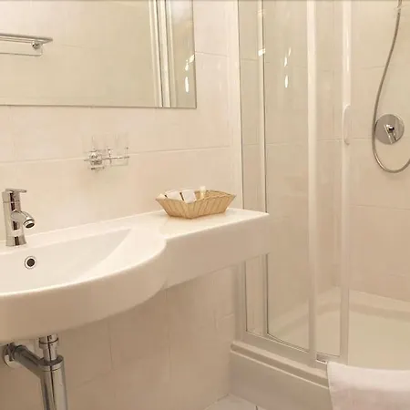 Na Zamecku 4* Prag