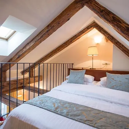 Miss Sophie's Charles Bridge Hotel 4*