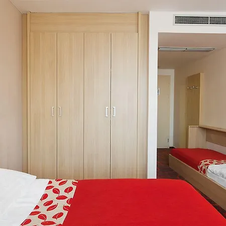 Iris Eden Otel Prag