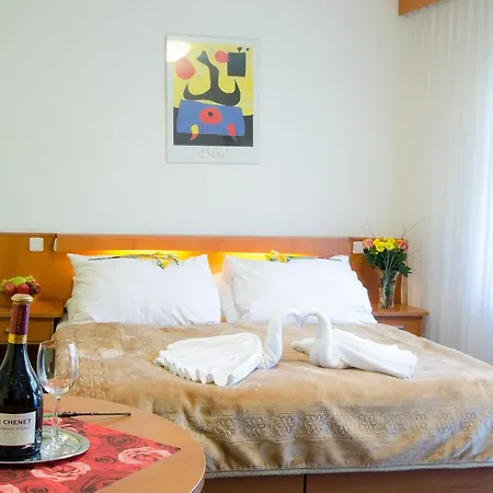 Inos 3* Prague