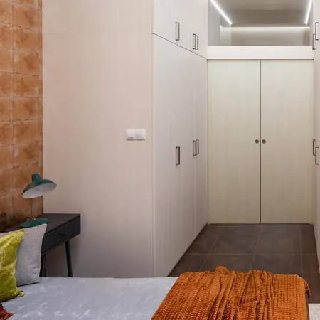 Days - Open-plan In The Old Town *