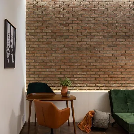 Days - Open-plan In The Old Town