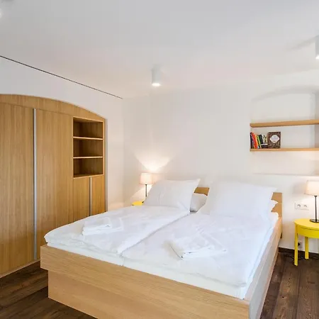 בית נופש Modern In A Picturesque 15th-century Building *