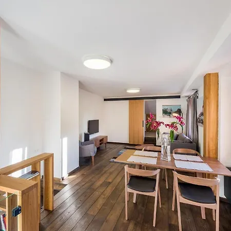Modern In A Picturesque 15th-century Building בית נופש *