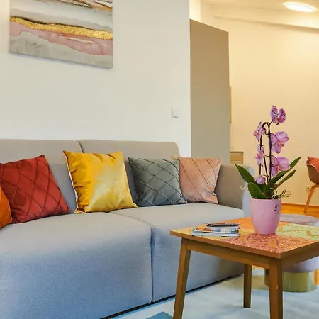 Rybna 9- Old Town Apartment