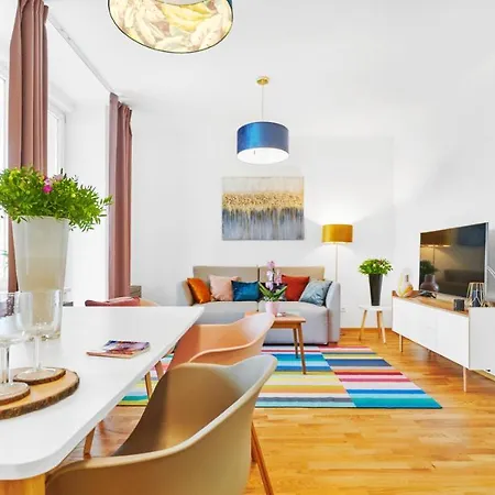 Rybna 9- Old Town Apartment