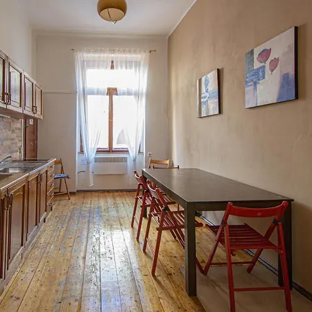 For Celebrations Spacious 3bdr With Balcony * Praag